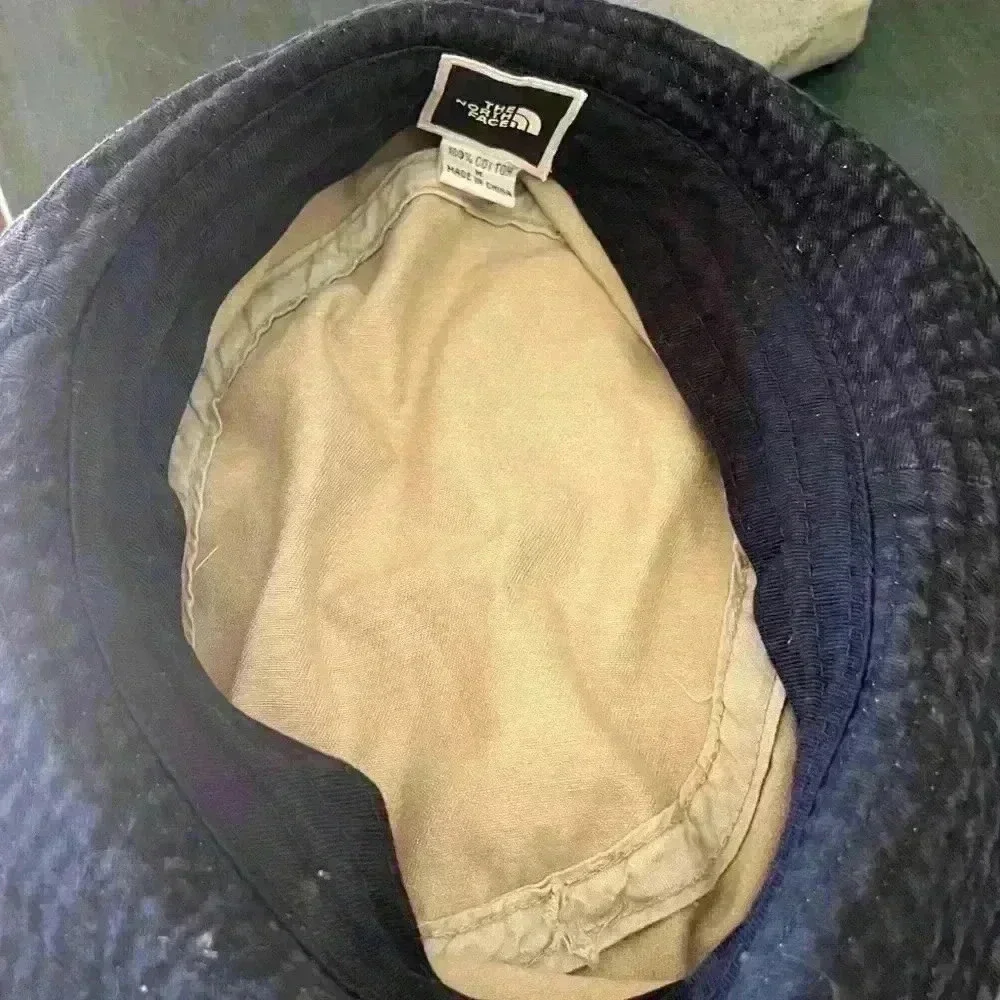 THE NORTH FACE Khaki Bucket Hat with Blue Trim band. Size M .